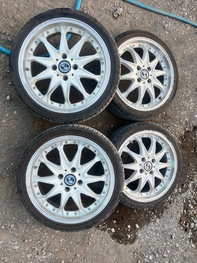 16インチ　ホワイトホイール