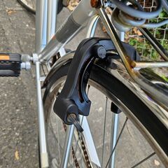 リサイクルショップどりーむ鹿大前店　No.335　自転車　シティサイクル　27インチ　シルバー　サドル上下不可(´;ω;｀)の画像