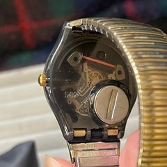 Swatch スウォッチ SMALL (蛇腹)  ゴールド　フェイス白の画像