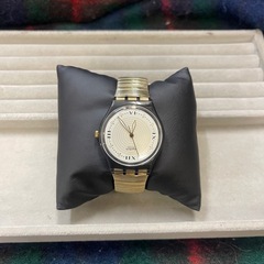 Swatch スウォッチ SMALL (蛇腹)  ゴールド　フェイス白の画像