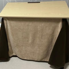 コンセント・こたつ付きデスクの画像