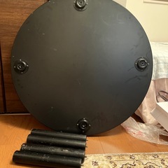 丸テーブルの画像