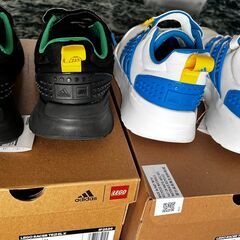 adidas × LEGO コラボスニーカー 2足セットJ245サイズの画像