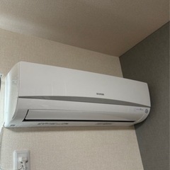 【美品】アイリスオーヤマ エアコンIRA2004w2023年製 の画像