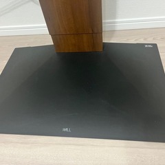 32～80V型対応テレビスタンド WALL V3 ロータイプウォールナット の画像