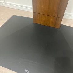 32～80V型対応テレビスタンド WALL V3 ロータイプウォールナット の画像