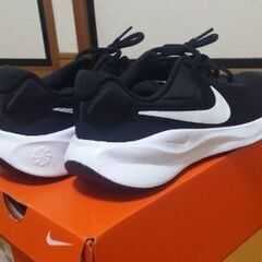 美品NIKE'[レボリューション7.]25.5㎝の画像