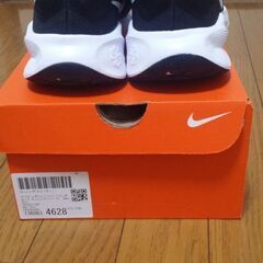 美品NIKE'[レボリューション7.]25.5㎝の画像