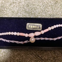 女性用のアクセサリーの画像
