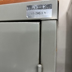 レトロ　イトーキ製　スチールキャビネットの画像