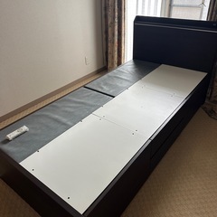 再投稿 シングルベッド フレーム　コンセント付き 収納4つ　97cm 200cmの画像
