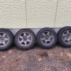 ジムニー　175/80r16　スタッドレス　ヨコハマ 
バリ目の画像