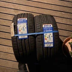 215 40 R18タイヤ4本セット   の画像