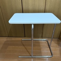IKEA イケア　サイドテーブルの画像
