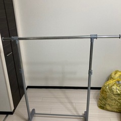 ハンガーラックの画像