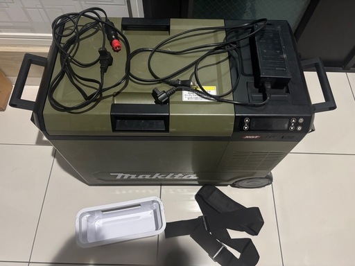 CW004G マキタ　オリーブ　充電式冷温庫29リットル