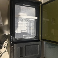 CW004G マキタ　オリーブ　充電式冷温庫29リットルの画像