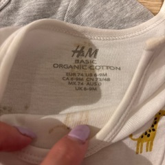 H&M 6-9ヶ月用　ベビー服の画像