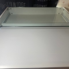 ガラスローテーブル(ホワイト/引出し付き)の画像