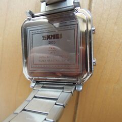 デジタル腕時計　角型　ステンレスバックル　シルバーの画像