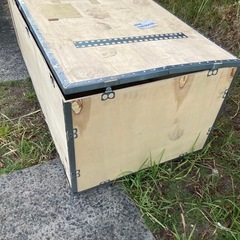 大きな木箱
の画像
