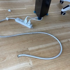 【8／24まで】オフィス用ワークデスク（3席仕様・パーティション・電源タップ付き）の画像