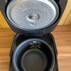 アイリスオーヤマ ジャー炊飯器  RC-MA30AZ-Bの画像