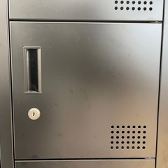 ブラックスチール製 12人用ロッカー（鍵付き）の画像