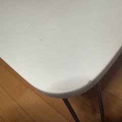 日焼け、傷あり　折りたたみ机の画像