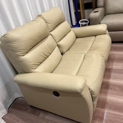 2人掛けソファ　電動リクライニングソファー　カウチ　リビング　イス　オシャレ　ニトリ　の画像
