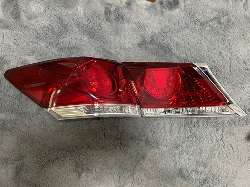 210クラウン　前期テールランプ