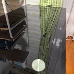 ガラステーブルの画像