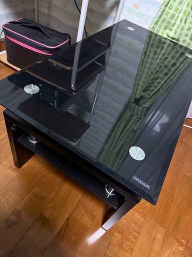 ガラステーブル