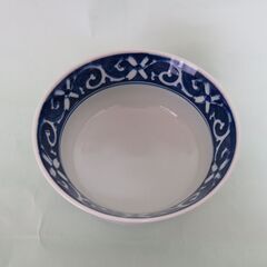 和皿：六角皿×２枚、丸小鉢×２枚、龍峰窯未使用丸皿大小の画像
