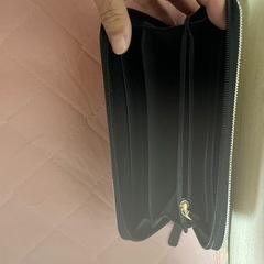 スタイリッシュな、長財布の画像
