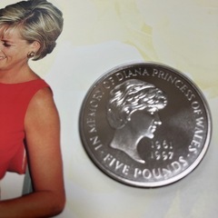 ★訳あり　ダイアナ妃 記念5ポンドコインroyal mint ロイヤルミントの画像