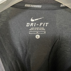 風車NIKE dri-fit ランニング　Tシャツ　黒　サイズLの画像