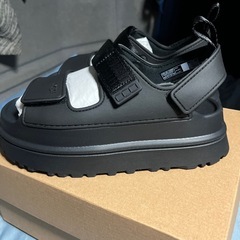 UGG レディースサンダル　ゴールデングロウ 1152685  ブラック　　23cmの画像