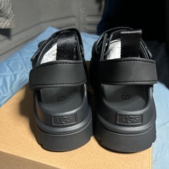 UGG レディースサンダル　ゴールデングロウ 1152685  ブラック　　23cmの画像