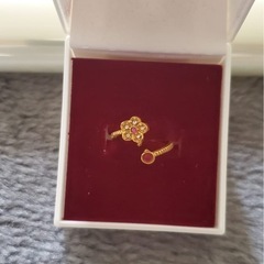 金の指輪の画像