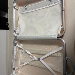 courreges　キャリーケースの画像