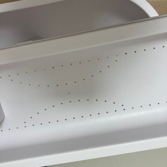 スリーコインズ　ウォーターテーブル　水遊びの画像
