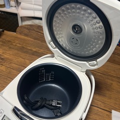 5号炊き　炊飯器の画像