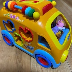 動くミュージックカーの画像