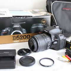 Nikon D5200 標準ズームセット 一眼レフカメラ バリアングル液晶搭載の画像