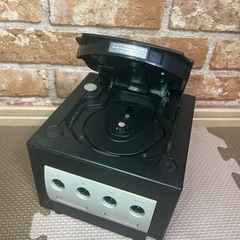 💖華金セール💖ジャンク品　ゲームキューブ本体+コントローラー２つの画像