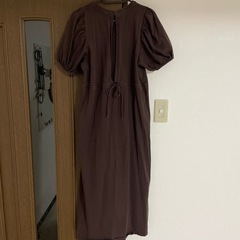 【GU】バックオープンワンピースの画像