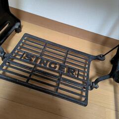 足踏みミシンテーブル　レトロ　琉球松天板の画像
