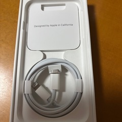 iPhone SE (第3世代) 箱とケーブル　SIMピンの画像