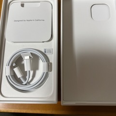 iPhone 13 箱　付属品ケーブル　ピン　SoftBankの画像
